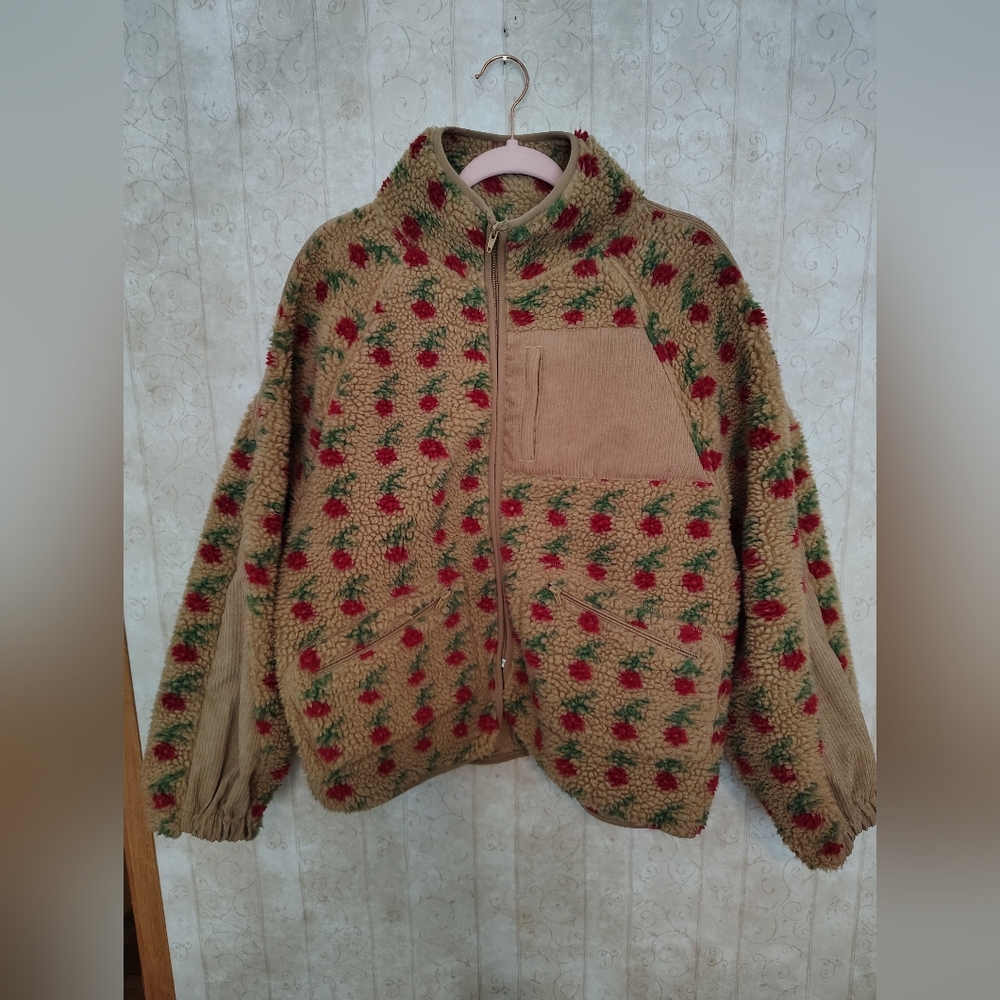 Teddy Fleece Zip-Up Jacket in Brown with Red Accent